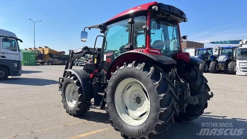Valtra A75 Tractor Trattori
