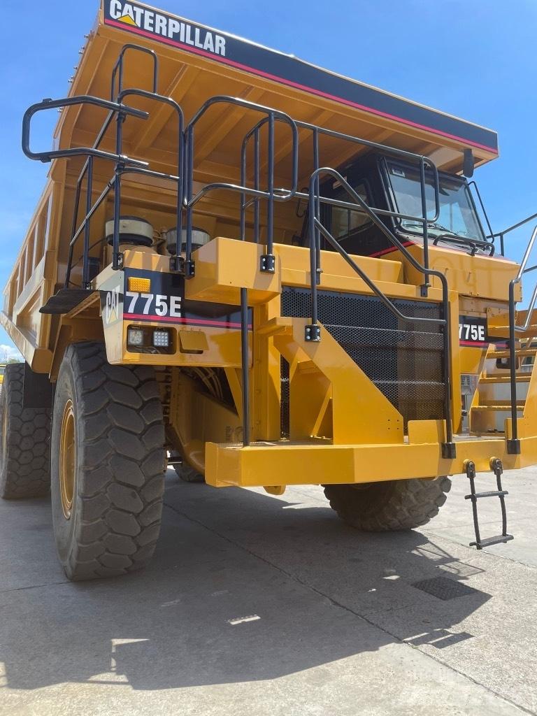 CAT Dumper 775E Dumper a telaio rigido