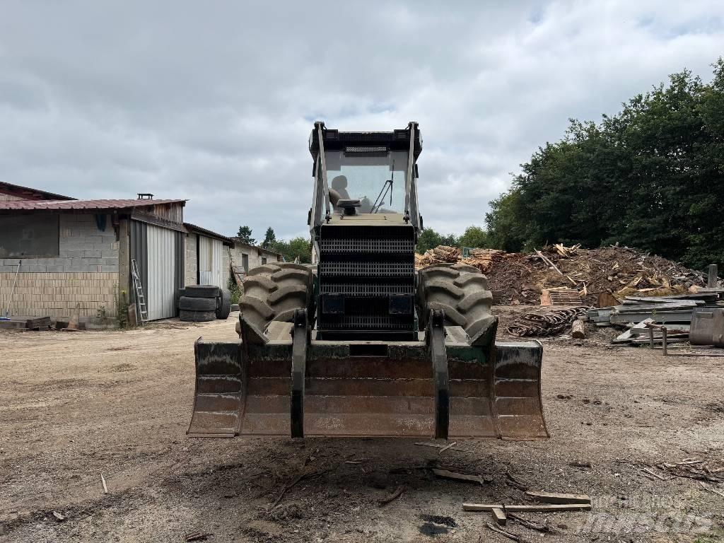 Noe NF210-4R Trattori Forestali