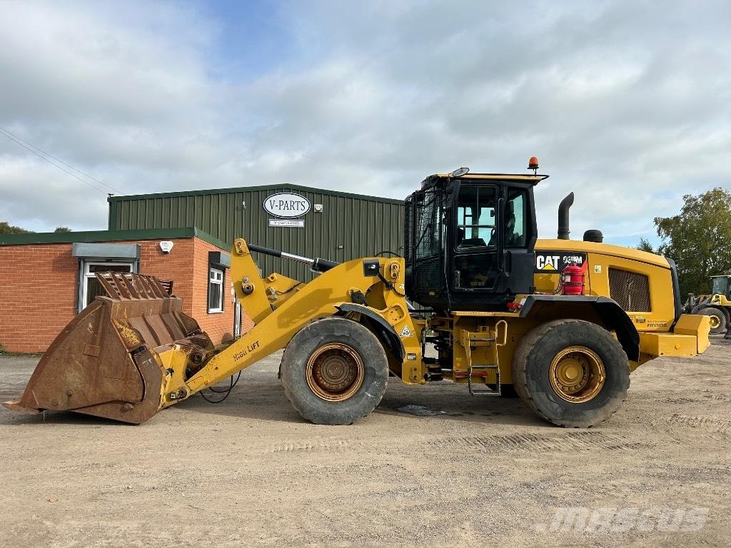 CAT 938M Pale gommate