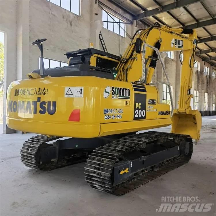 Komatsu PC200-8 Escavatori cingolati