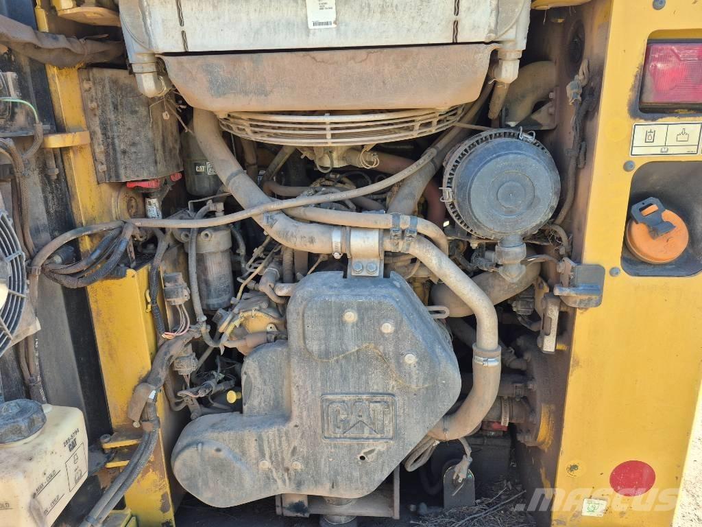 CAT 249 D Mini Pale Gommate