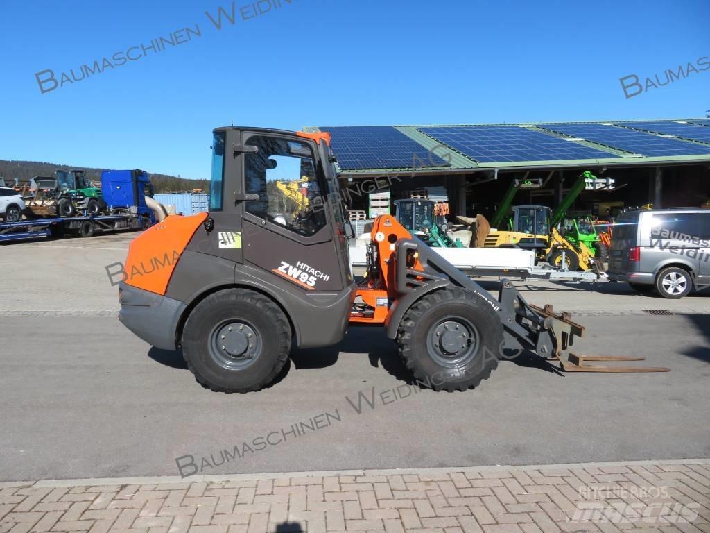 Hitachi ZW 95 Pale gommate