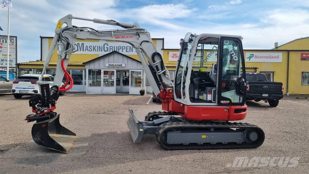 Takeuchi TB 257 FR Miniescavatori