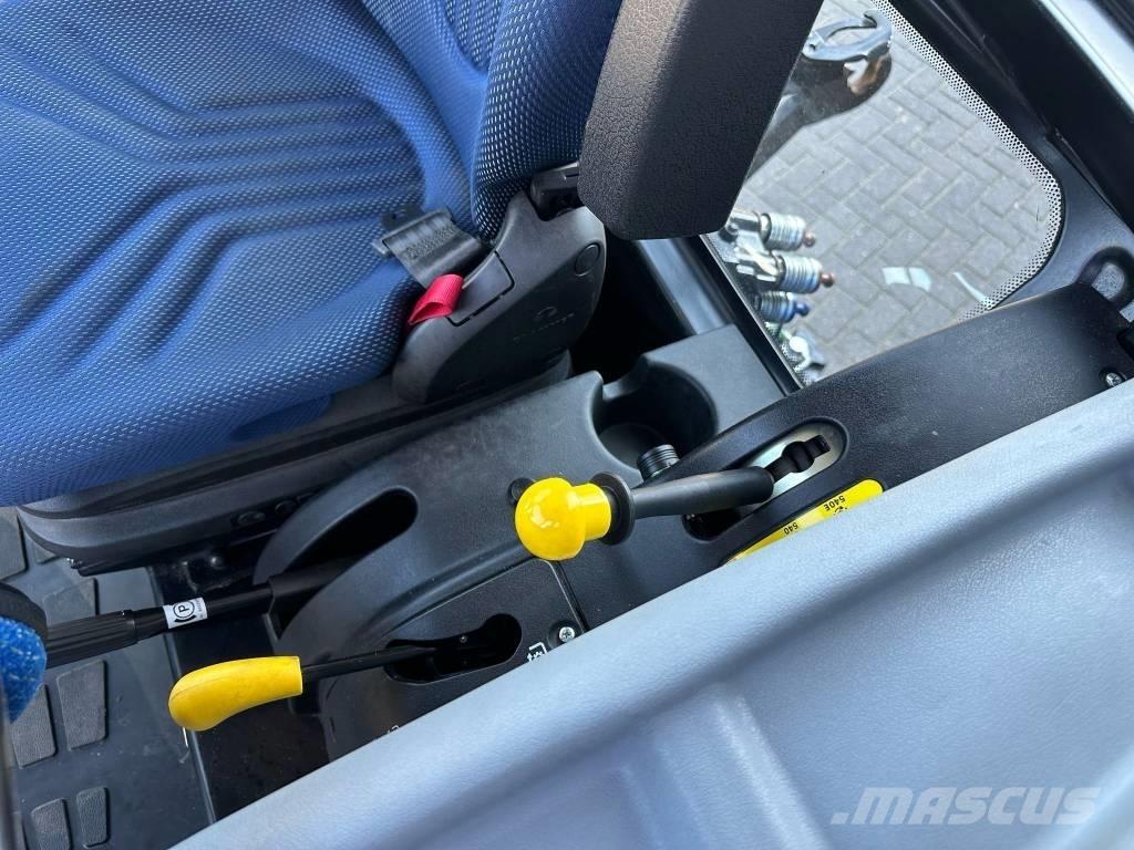 New Holland T4.75 S Trattori
