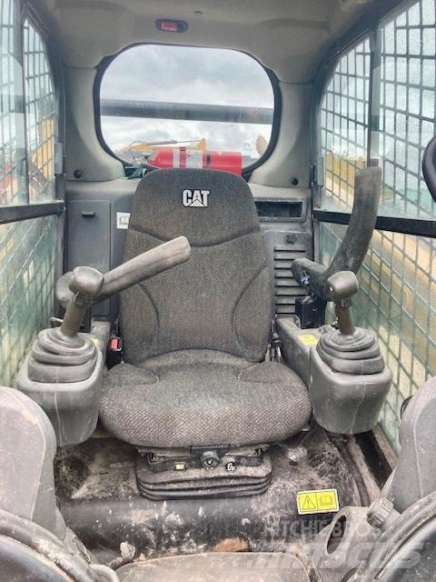 CAT 259 D Mini Pale Gommate