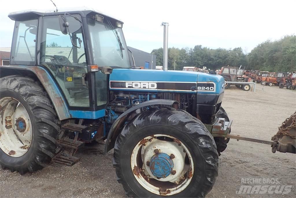 Ford 8240 Trattori