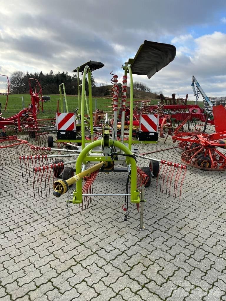 CLAAS Liner 450 Ranghinatori