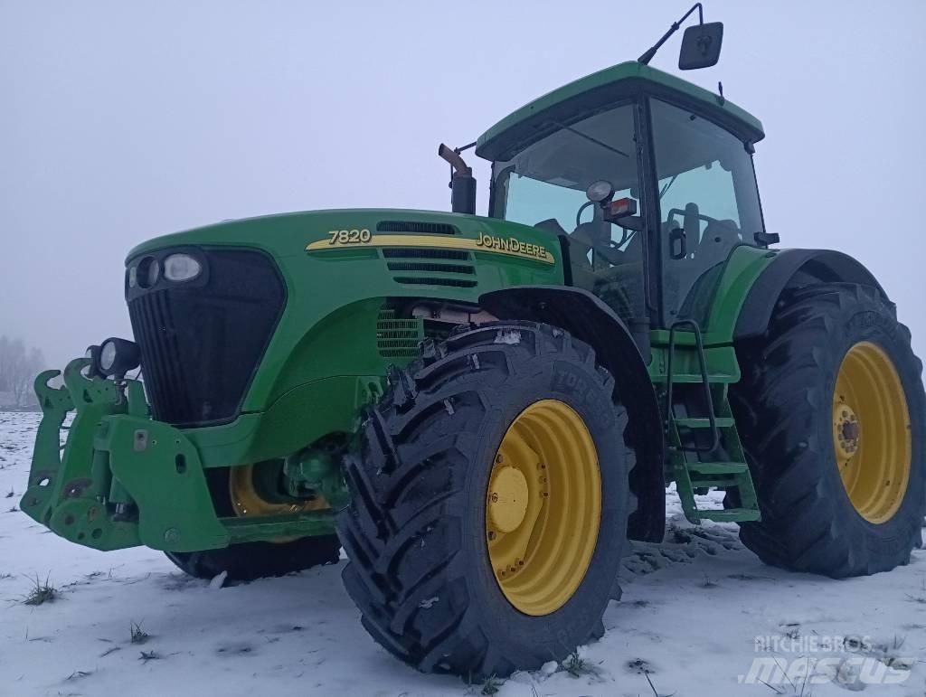John Deere 7820 Trattori