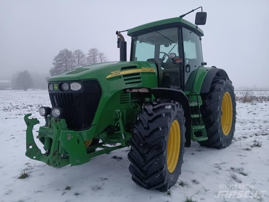 John Deere 7820 Trattori