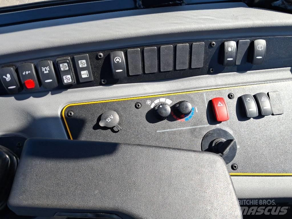 JCB 409 Pale gommate