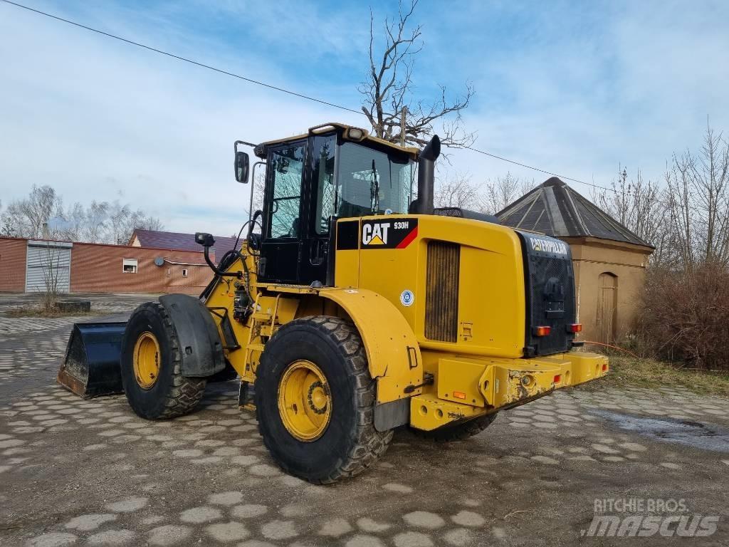 CAT 930 H Pale gommate