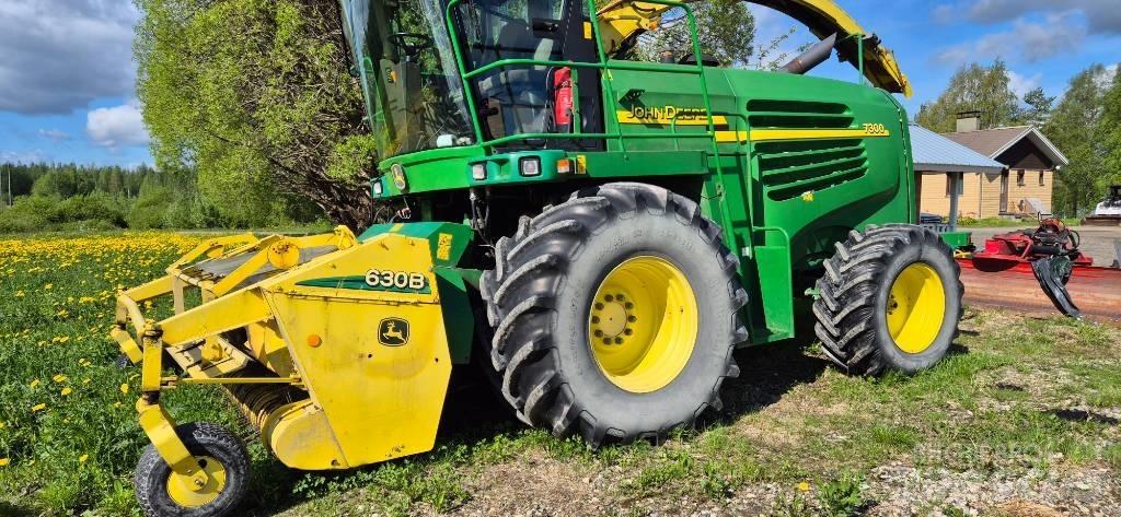 John Deere 7300 Trince semoventi