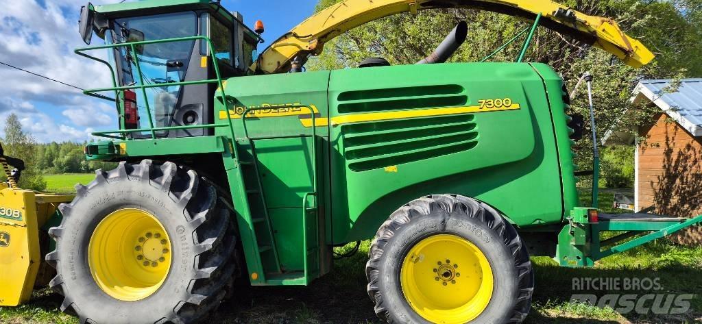 John Deere 7300 Trince semoventi