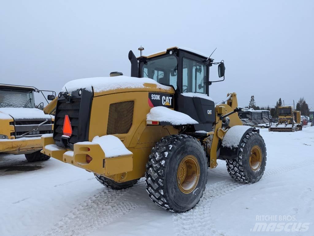 CAT 930 K Pale gommate