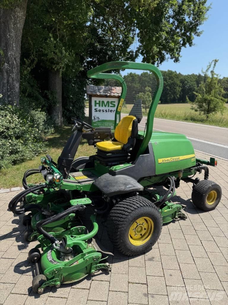 John Deere 8800 Trattorini tagliaerba