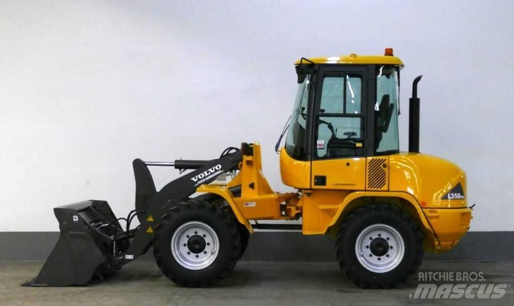 Volvo L 35 B - Z - 4x4 Pale gommate