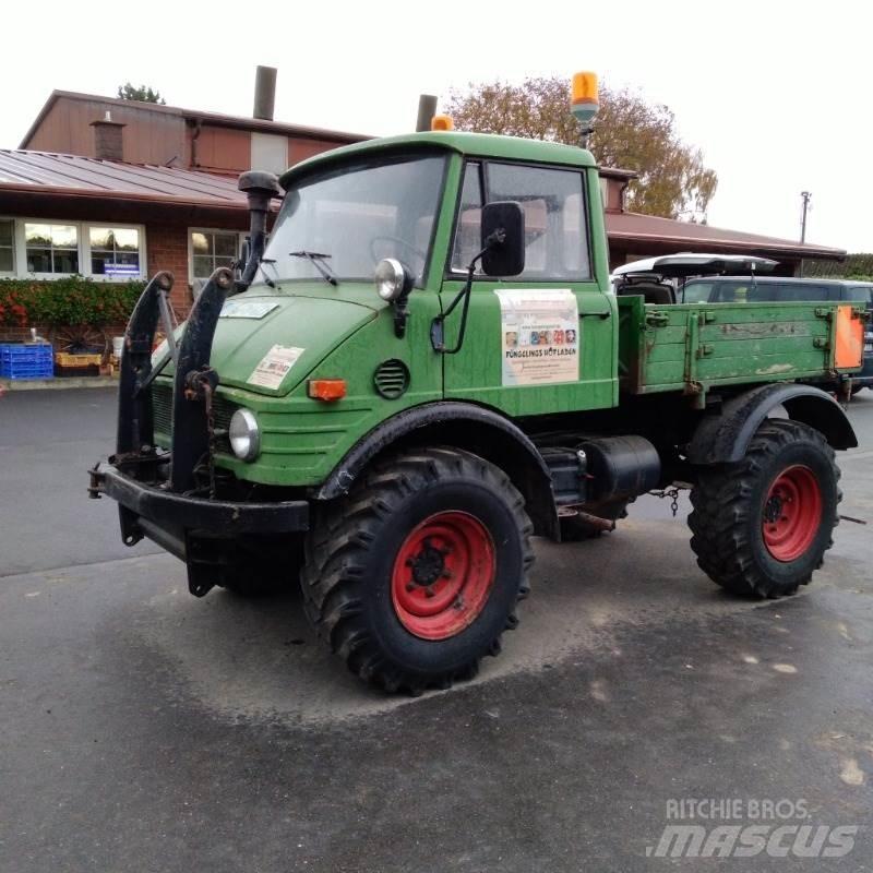 Mercedes-Benz U421 Trattori