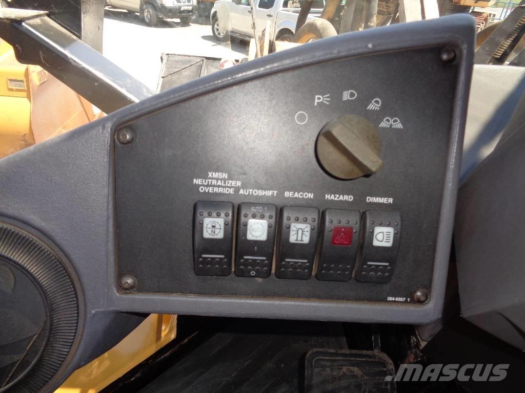 CAT 924 G Pale gommate