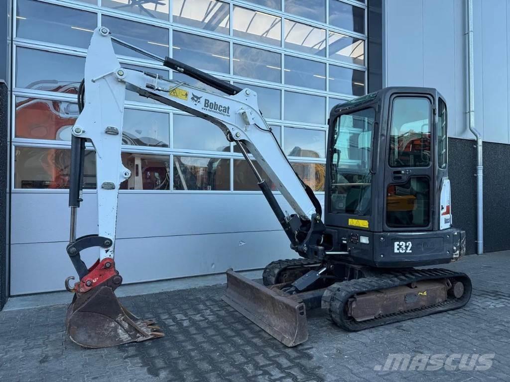 Bobcat E32 Miniescavatori