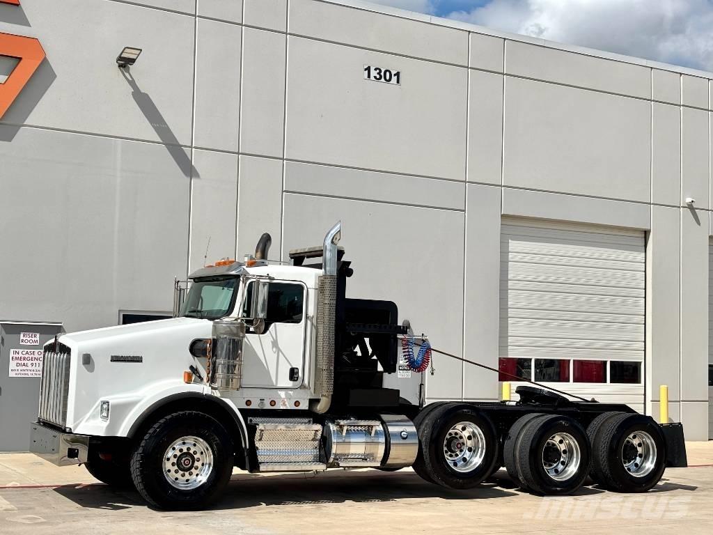 Kenworth T 800 Carroattrezzi