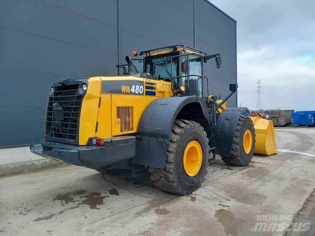 Komatsu WA480-8E0 Pale gommate