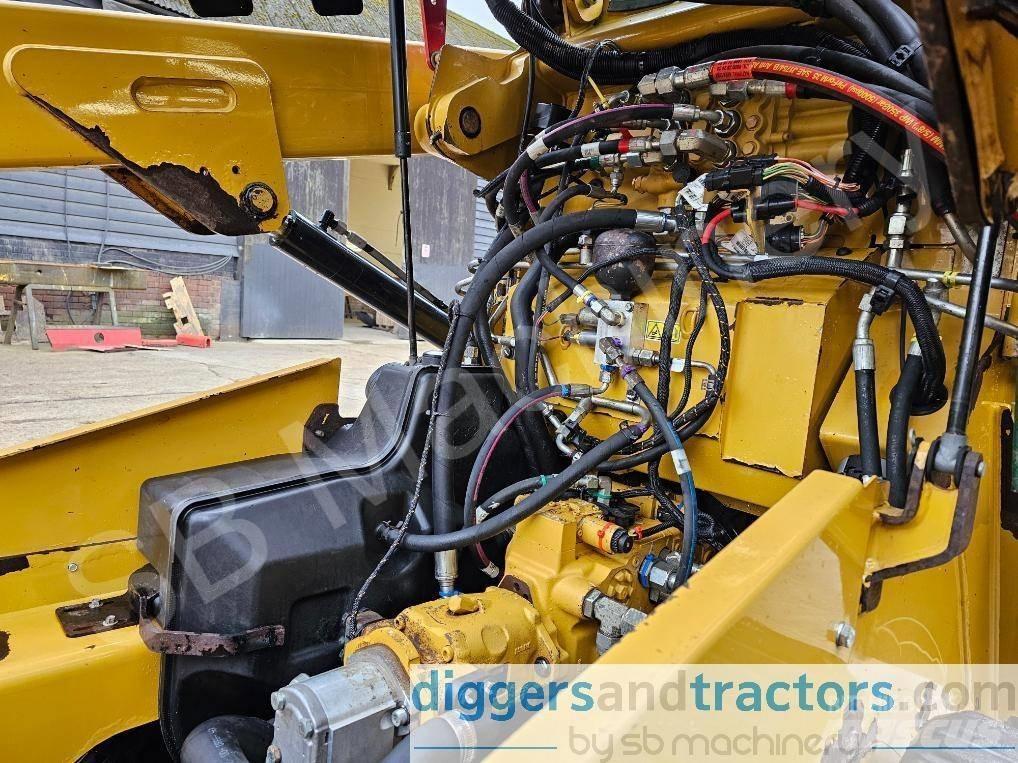 CAT 257 D Mini Pale Gommate