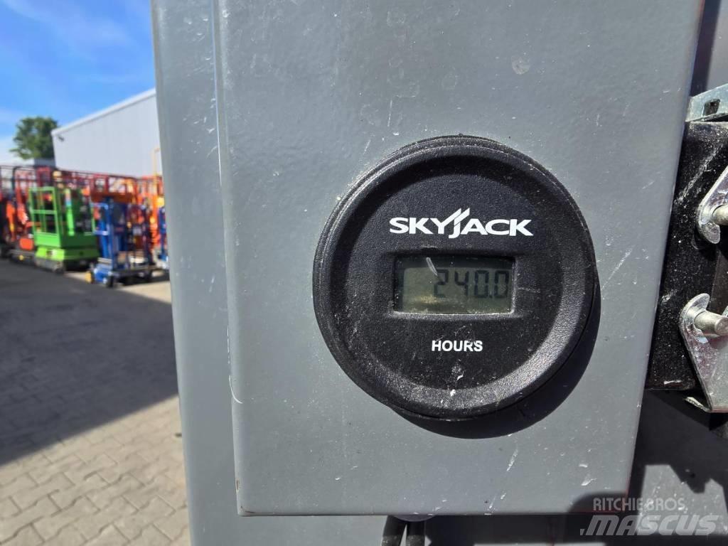 SkyJack SJ 16 Sollevatori verticali
