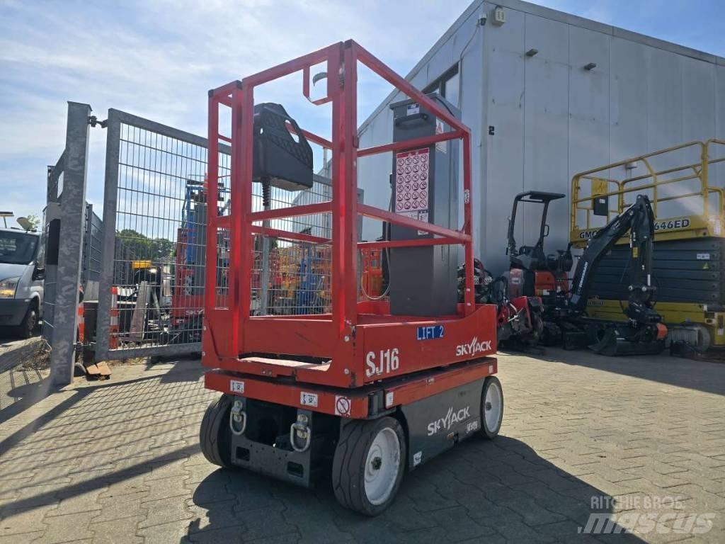 SkyJack SJ 16 Sollevatori verticali