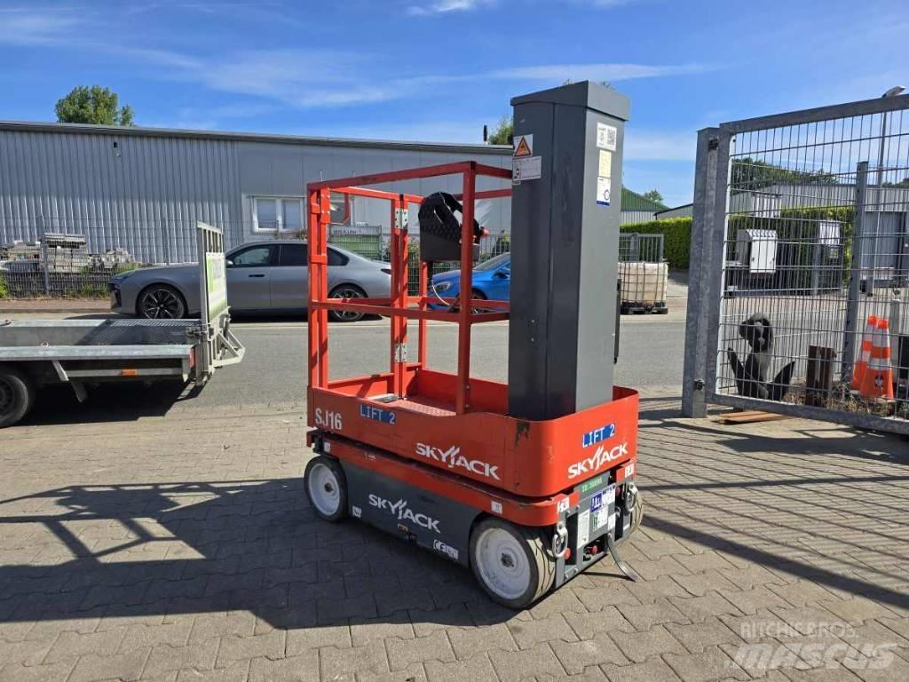 SkyJack SJ 16 Sollevatori verticali