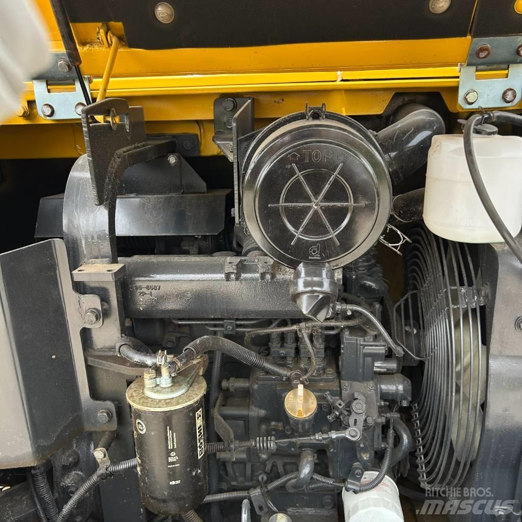 Komatsu 56-7 Escavatori cingolati