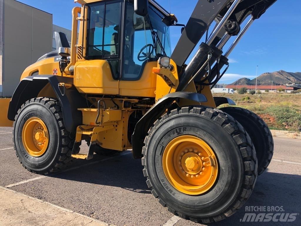 Volvo L90H Pale gommate