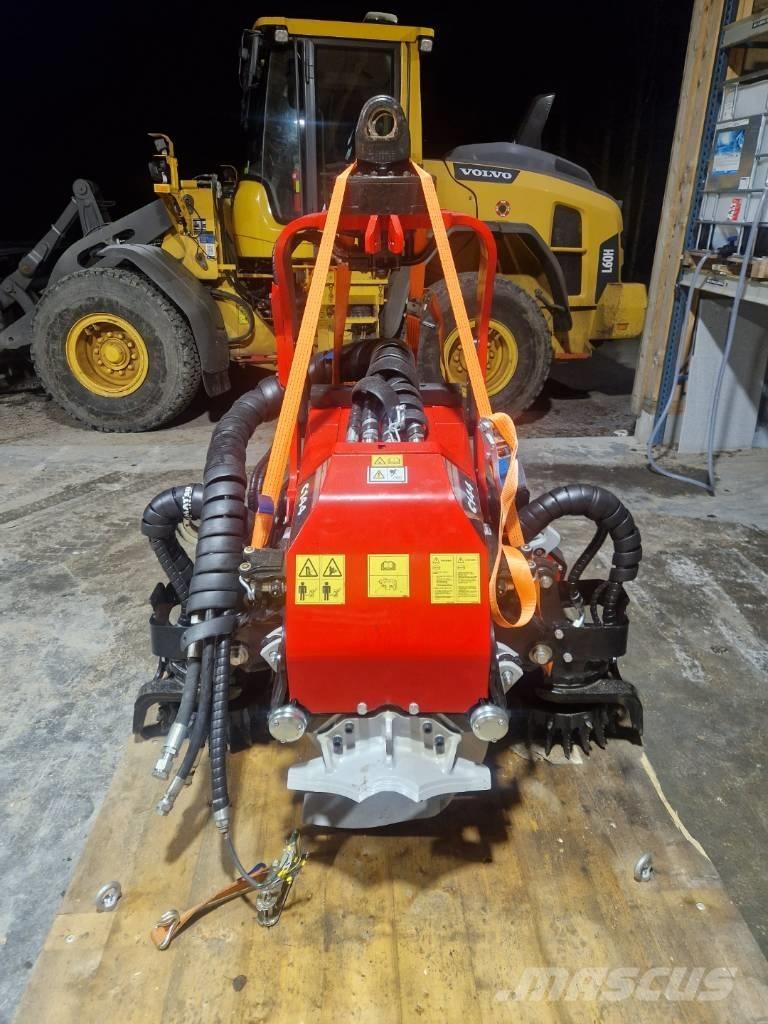 Komatsu C 144 Decespugliatrici e trinciatrici idrauliche