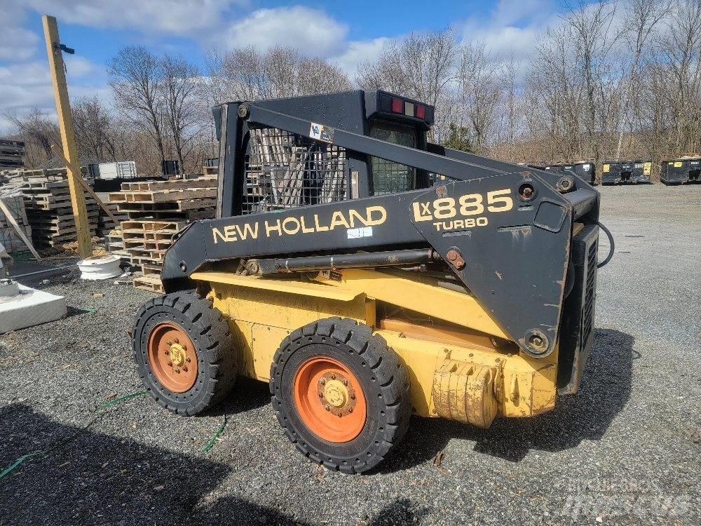 New Holland LX 885 Mini Pale Gommate