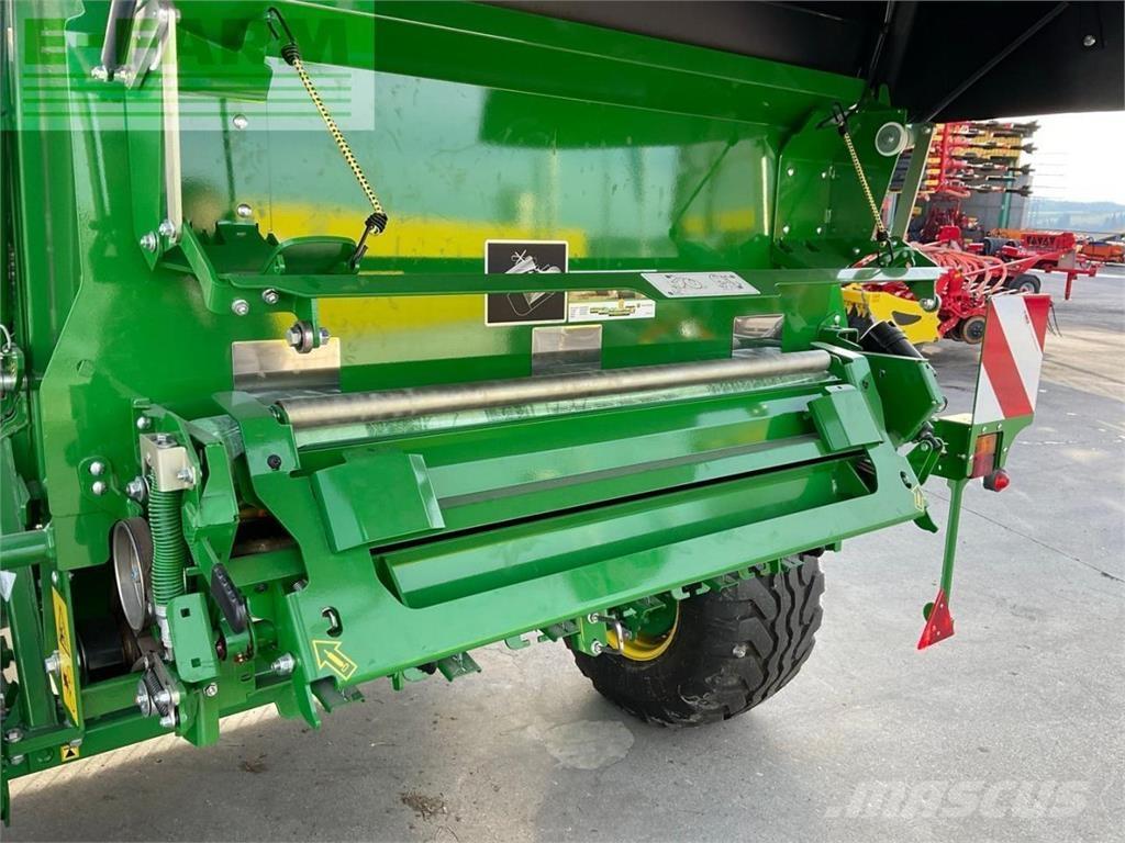 John Deere V451 M Presse quadre
