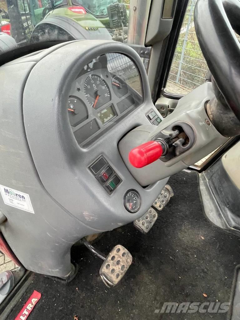 Valtra T120 tractor Trattori