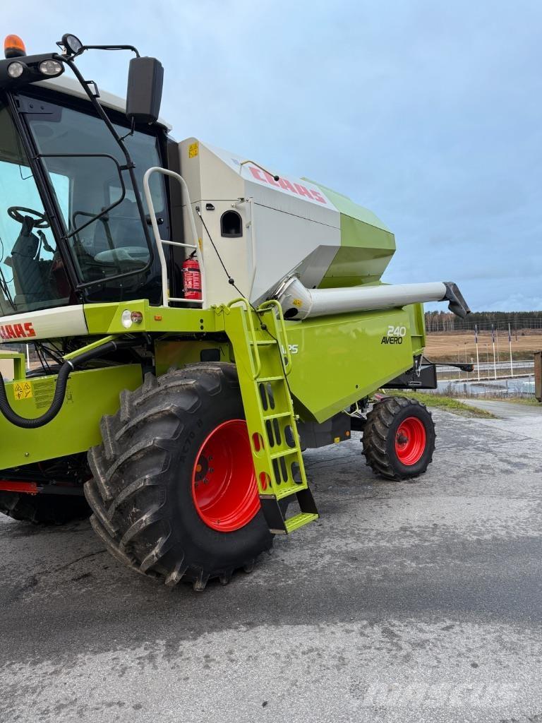 CLAAS Avero 240 Mietitrebbiatrici