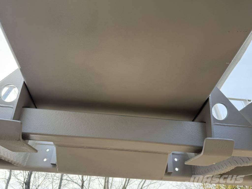 Mercedes-Benz Actros Camion per il trasporto di macchine forestali