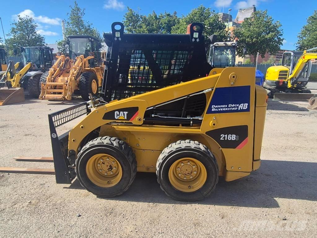 CAT 216B Mini Pale Gommate