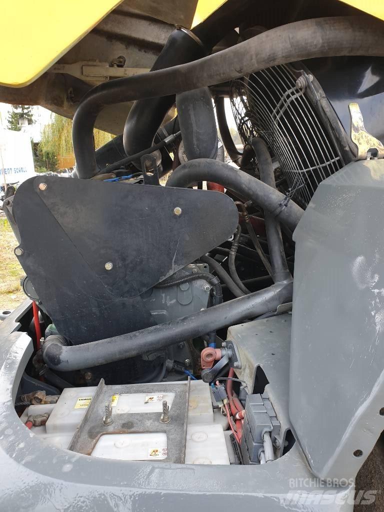 Liebherr L 524 Pale gommate