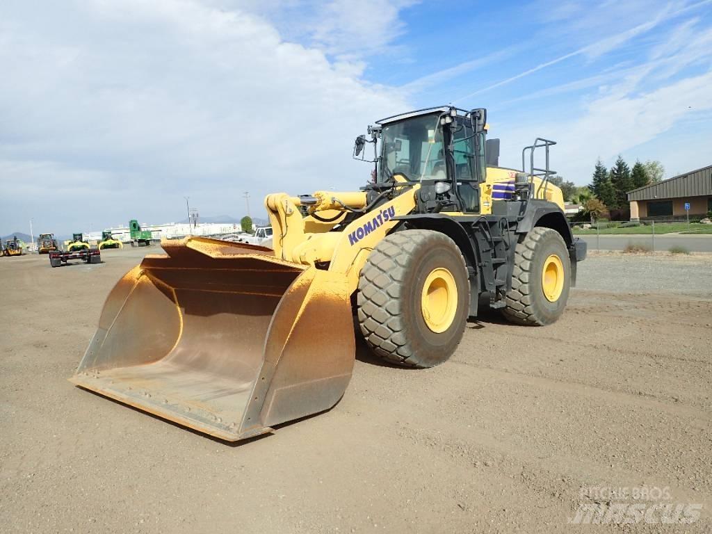 Komatsu WA475-10 Pale gommate