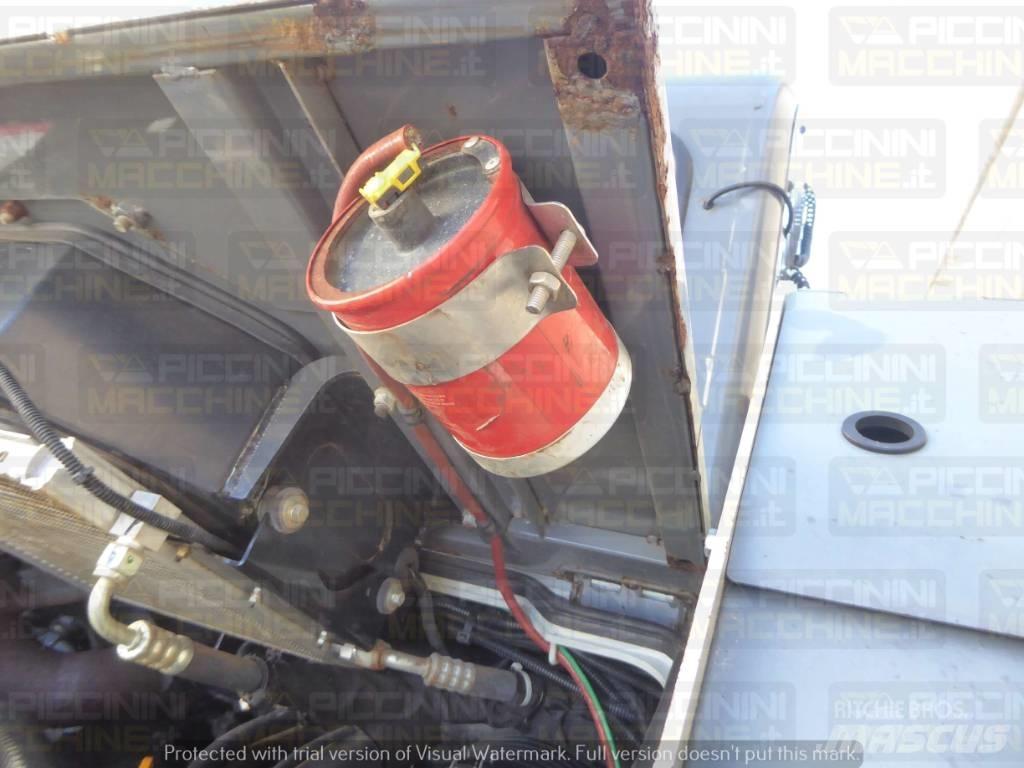 Takeuchi TL6R Pale cingolate