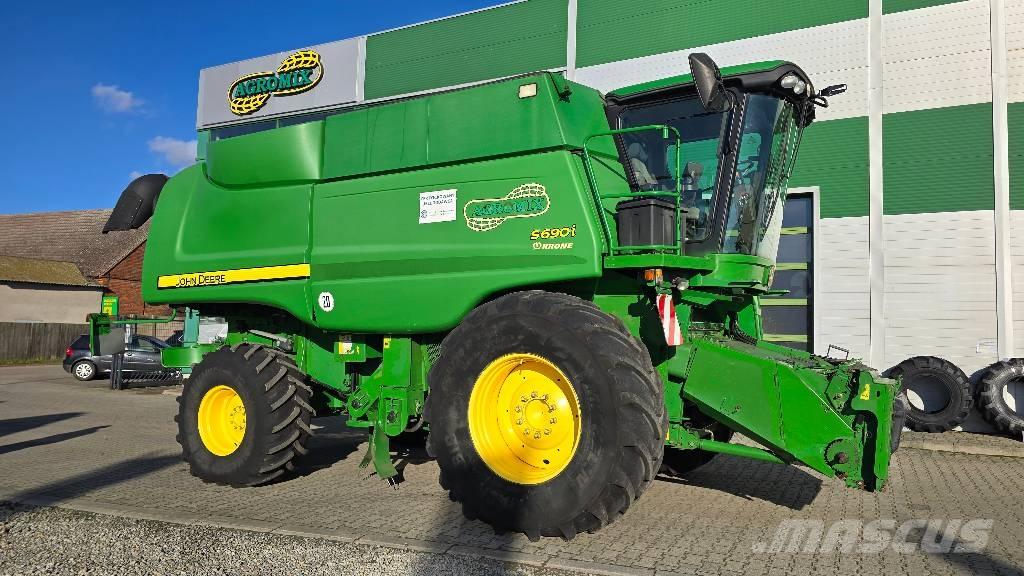 John Deere S 690 i Mietitrebbiatrici