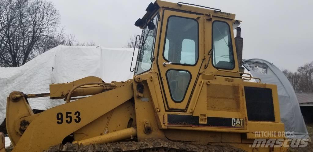 CAT 953 Pale cingolate