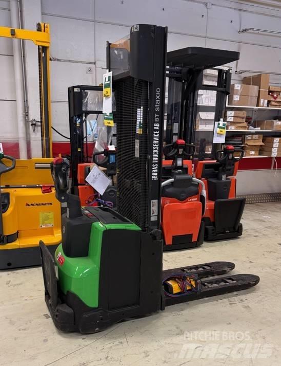 BT Toyota SWE 120 L Transpallet uomo a terra