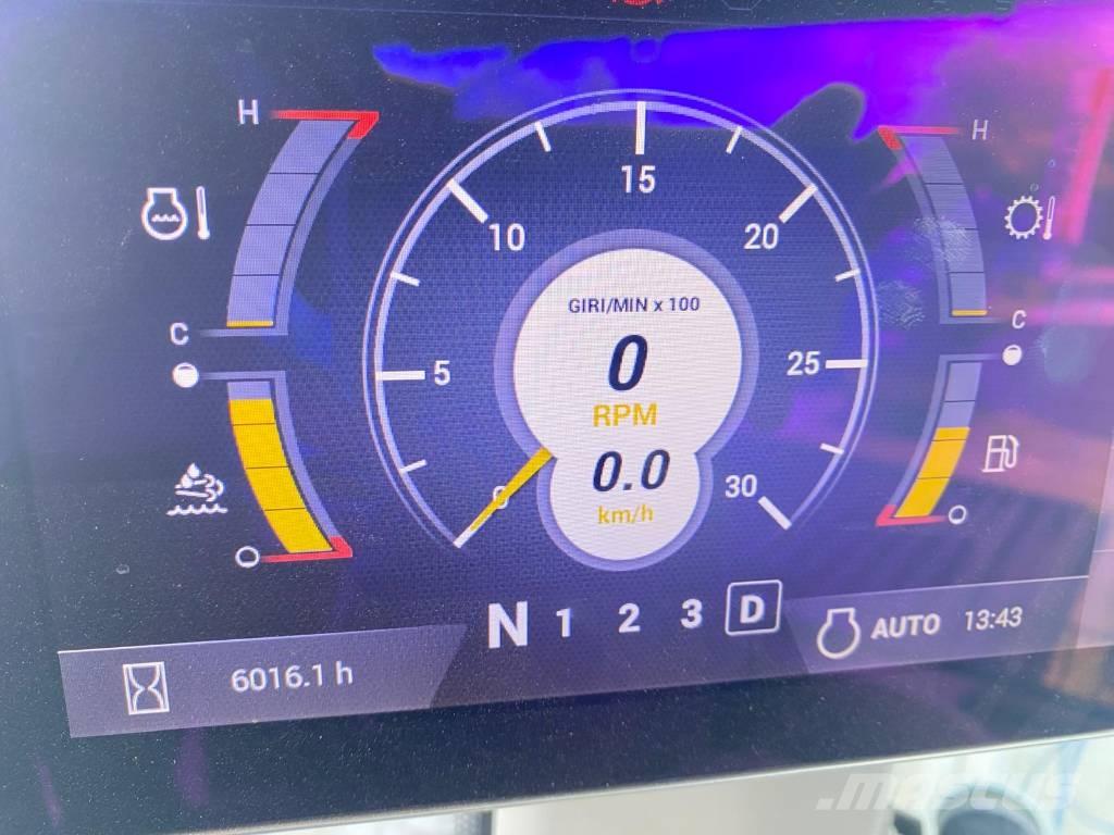 CASE 821G Pale gommate