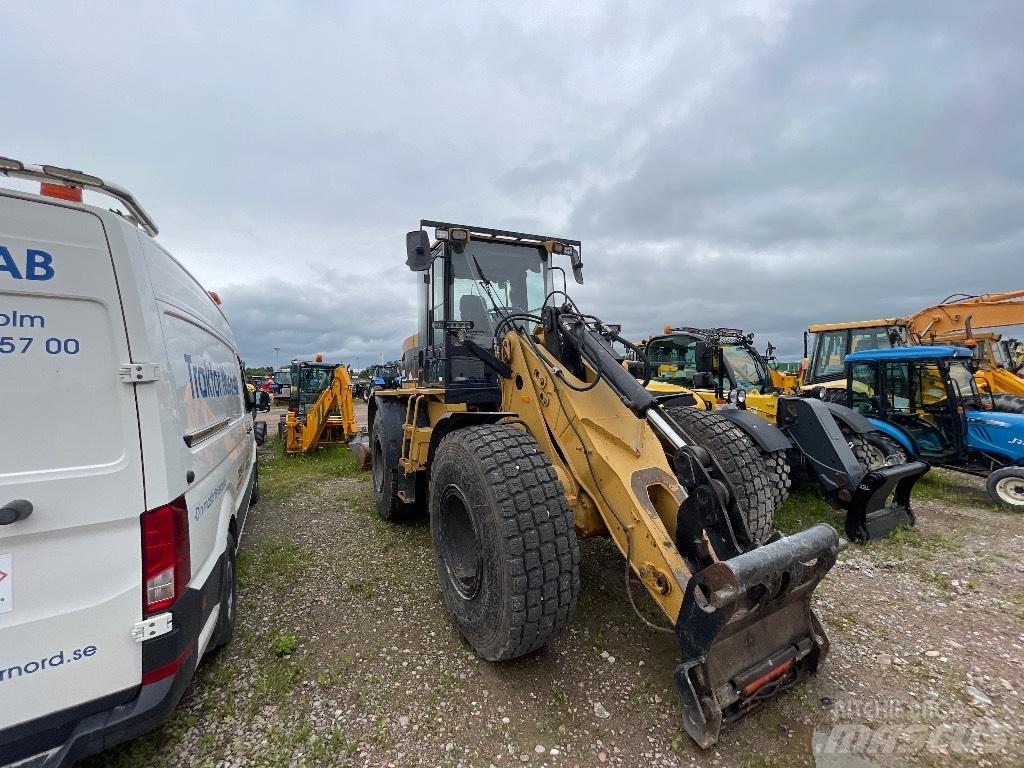 CAT 924 G Pale gommate