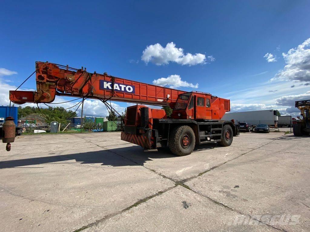 Kato KR 500 Gru per terreni difficili