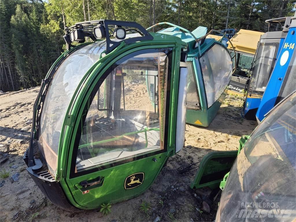 John Deere 1270G Cabine e interni
