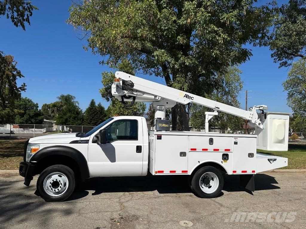 Altec AT 235 Piattaforme autocarrate